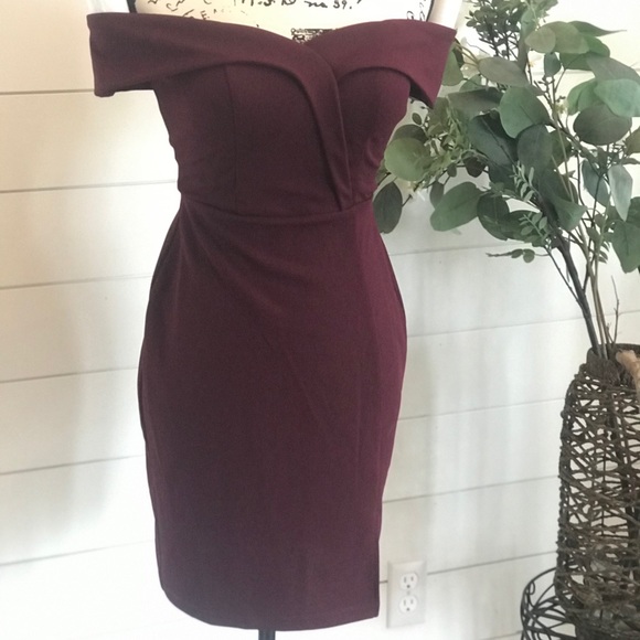 SPEECHLESS Maroon Off-Shoulder Dress - junior 5 - Picture 2 of 8